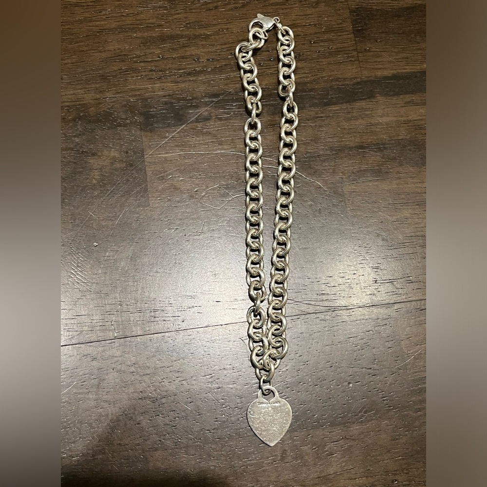 Tiffany&Co vintage heart tag chain link necklace. 100% authentic. - Picture 2 of 7